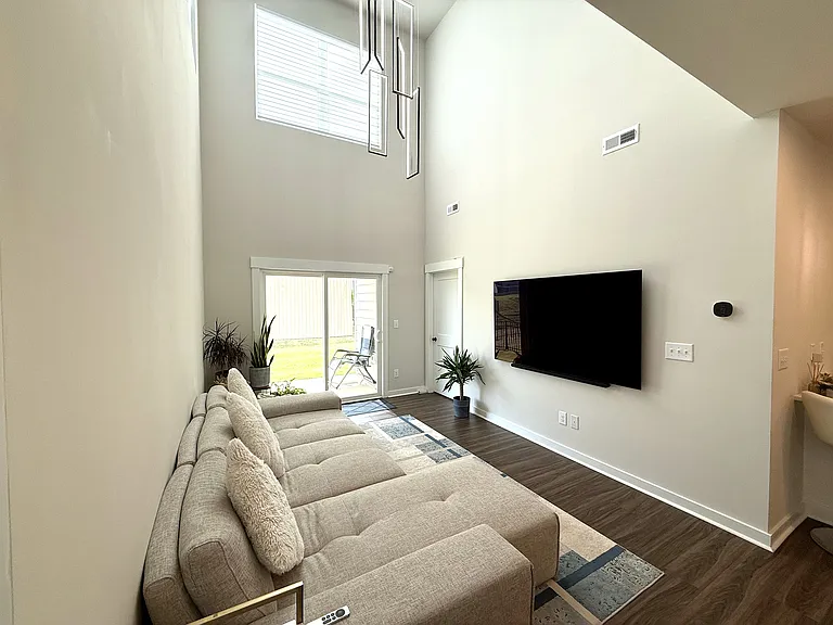 9451 Munsing Dr — Photo 4