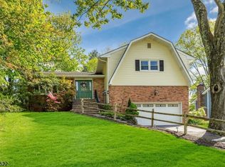 93 Kakeout Rd, Butler, NJ 07405