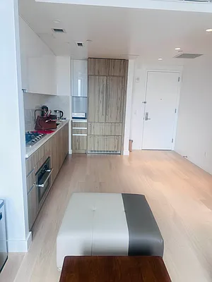 Rented by E Realty International Corp | media 35