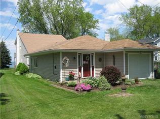 2111 Lake Rd, Youngstown, NY 14174