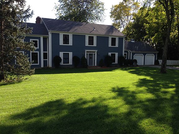 Main House, Garages, Annex on Easily Maintained Property