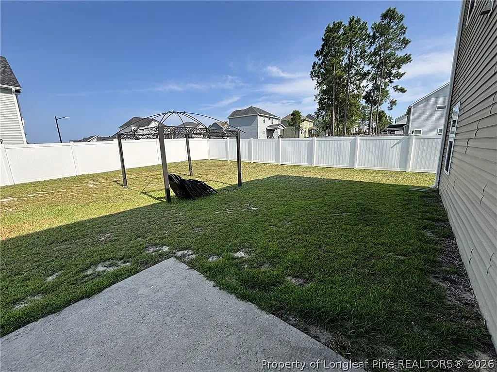 5 bed, 3.0 bath, 2948 sqft, $2,500 — Photo 4
