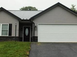 775 Alandale Dr, Chambersburg, PA