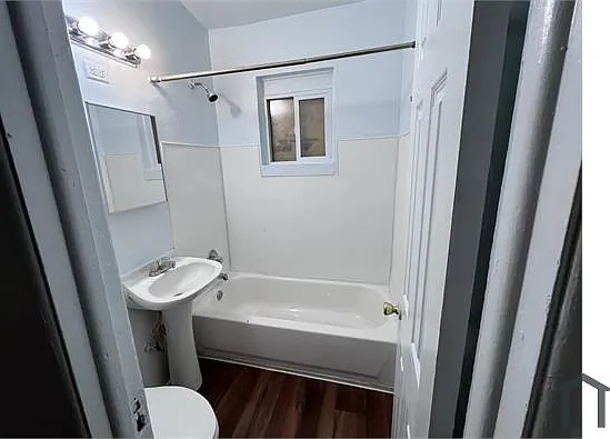 2241 Hiawatha Park Dr #C — Photo 3