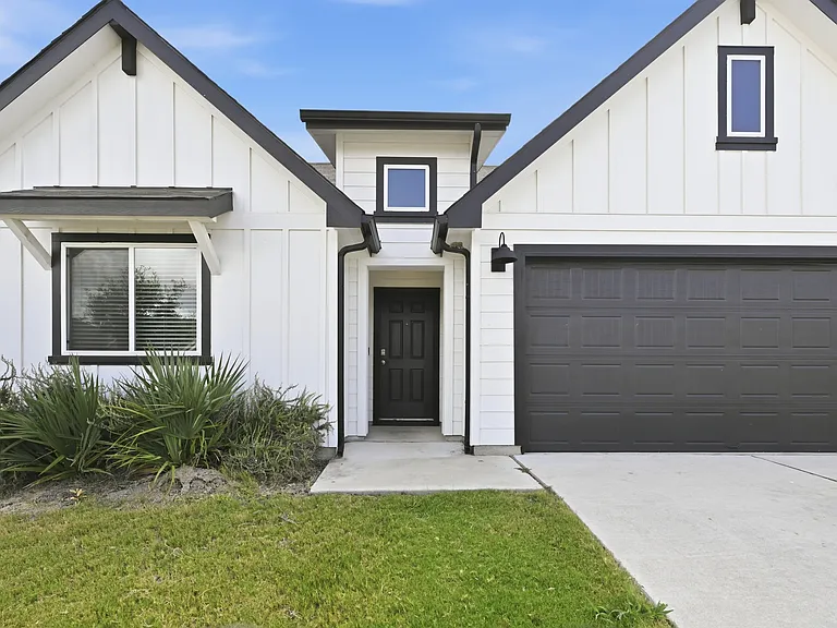 326 Richland Dr — Photo 2