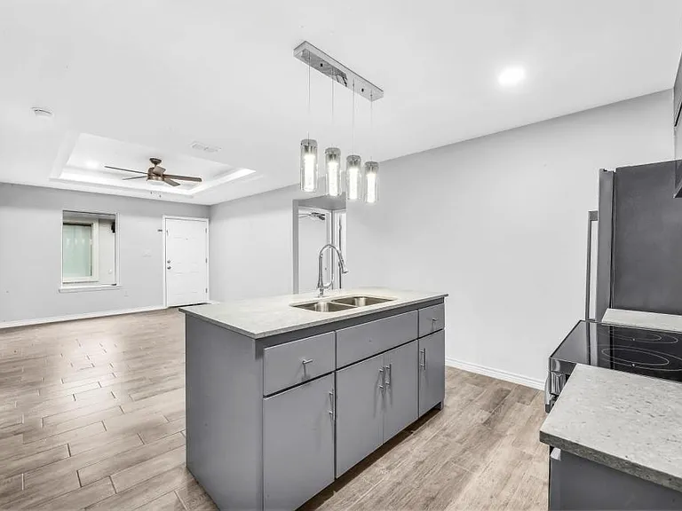 1001 W Sunset Valley St — Photo 13