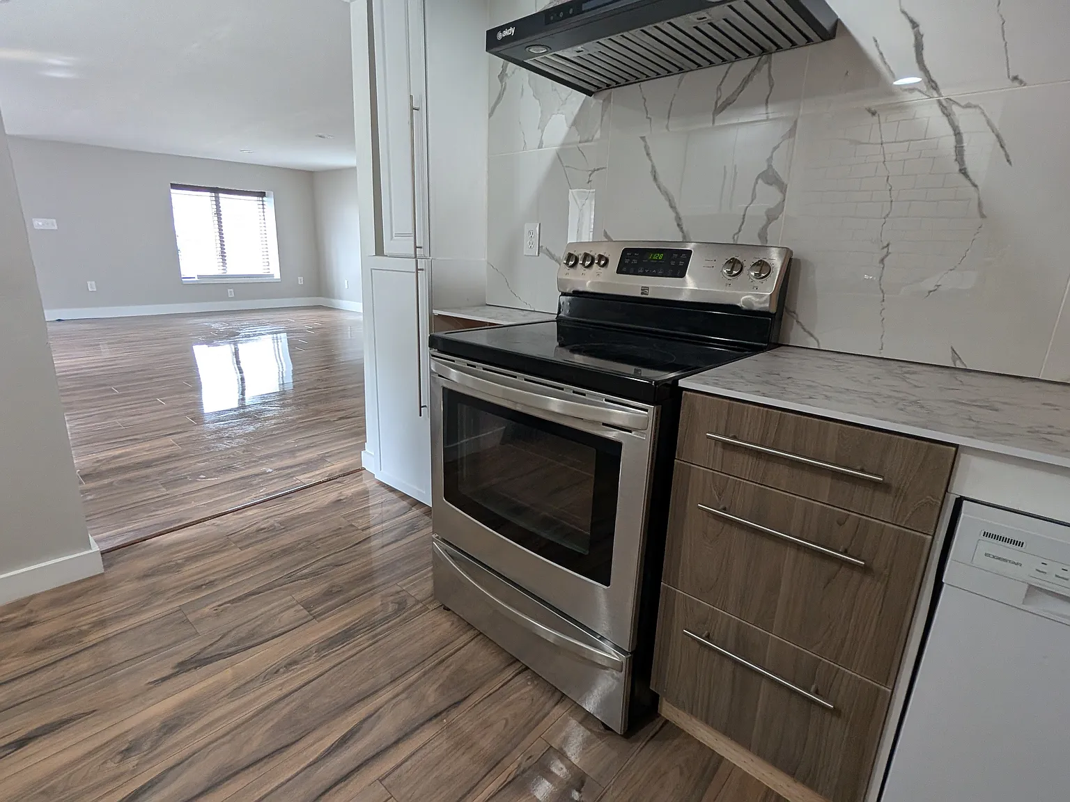 1 bed, 882 sqft, $950 — Photo 3