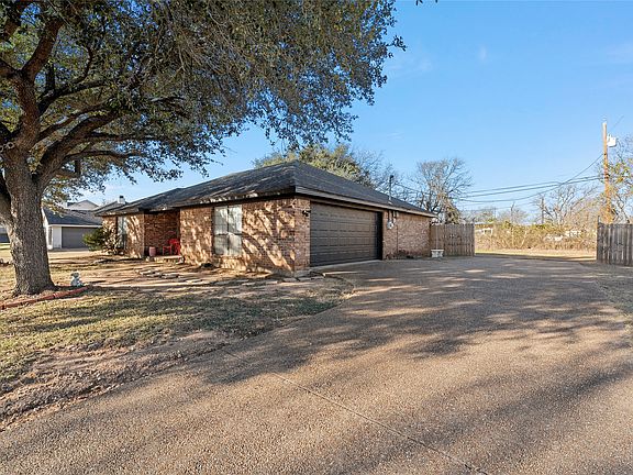 2nd image of 10608 Lone Star Dr