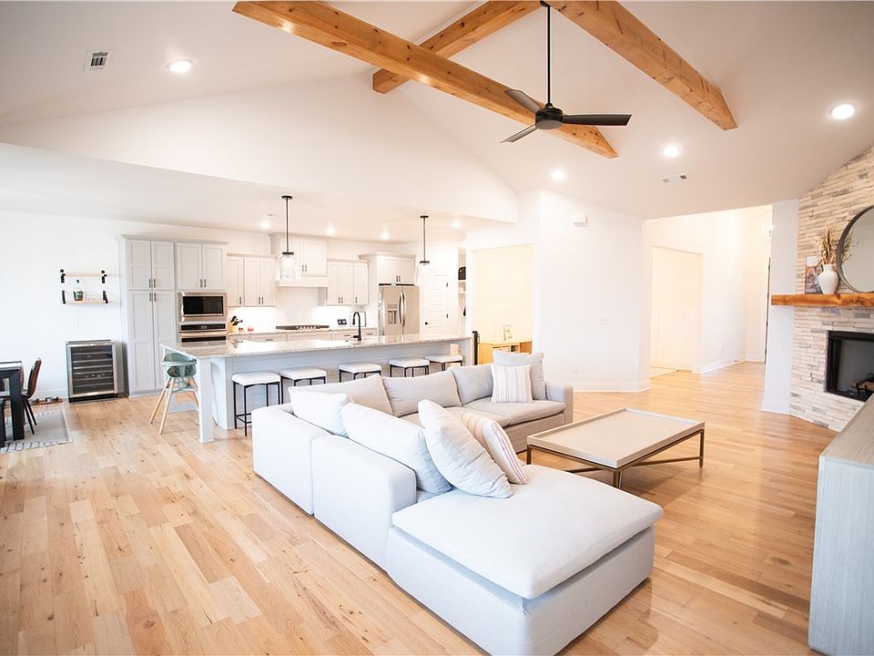 1st image of 1111 Red Maple St