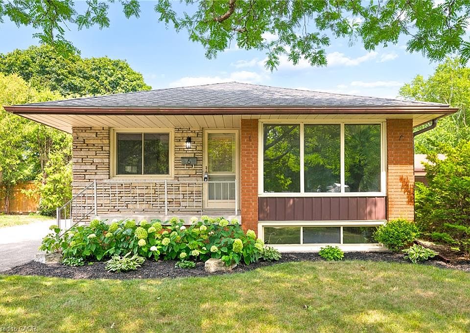 1st image of 6 Robroy Ct