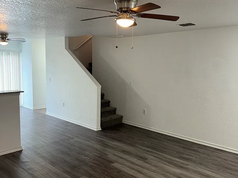 7238 Azalea Sq — Photo 3