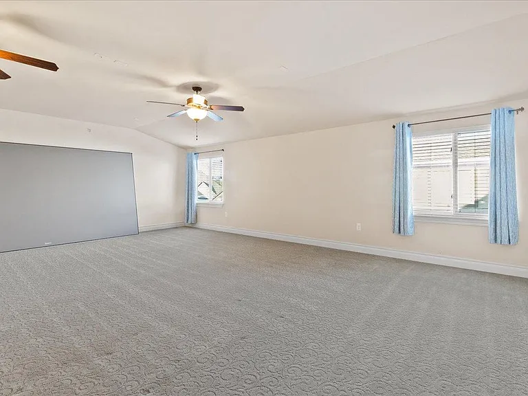 5005 NW 155th St — Photo 17