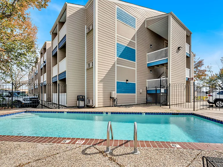 Almondtree Apartments — Photo 18