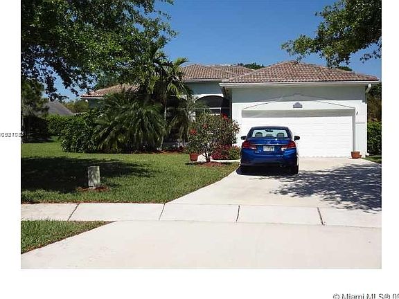 4th image of 420 SE 23rd Ln #420