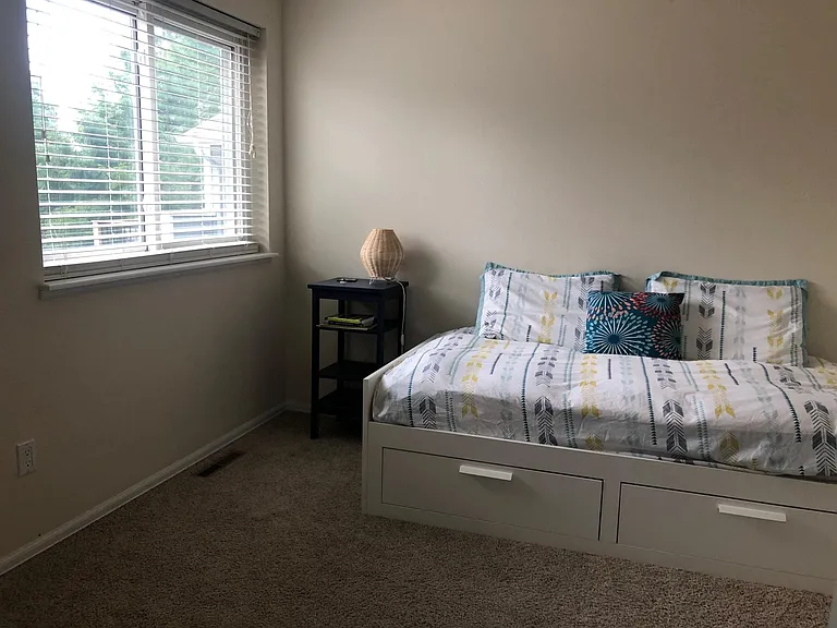 83 Mineola Ct — Photo 11
