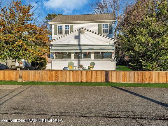 4th image of 1708 Lake Dr