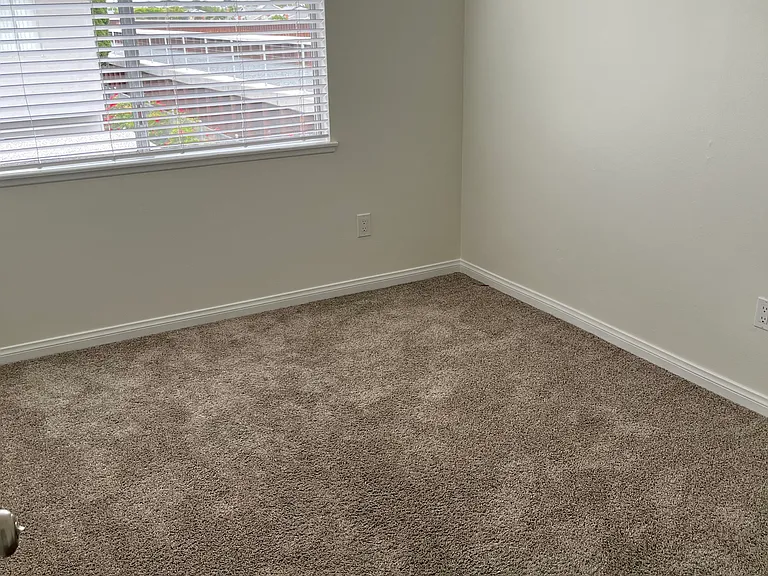 Third (a secondary) bedroom