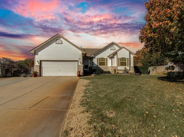 1271 S Ward Pkwy, Haysville, KS 67060