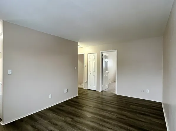 1760 Saint Johns Blvd #16, Lincoln Park, MI 48146