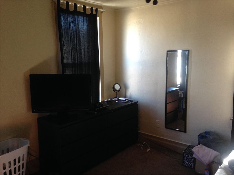 Spacious bedroom with big closet
