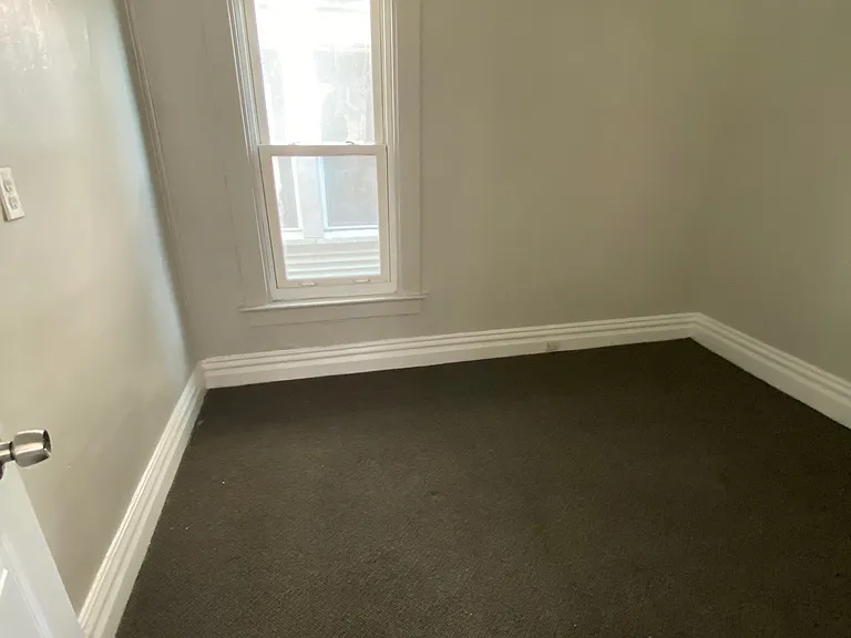 904 N Pine St — Photo 6