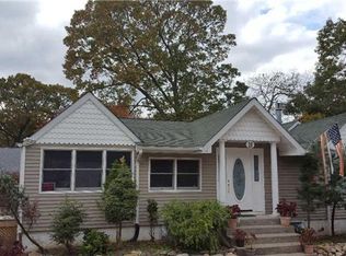 26 Pearl Rd, Rocky Point, NY 11778