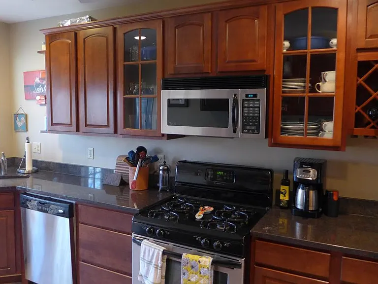 512 S Montford Ave — Photo 16