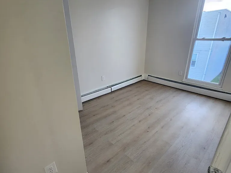 2200 Hamilton Ave — Photo 16