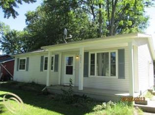 3031 Torrey Beach Dr, Fenton, MI 48430