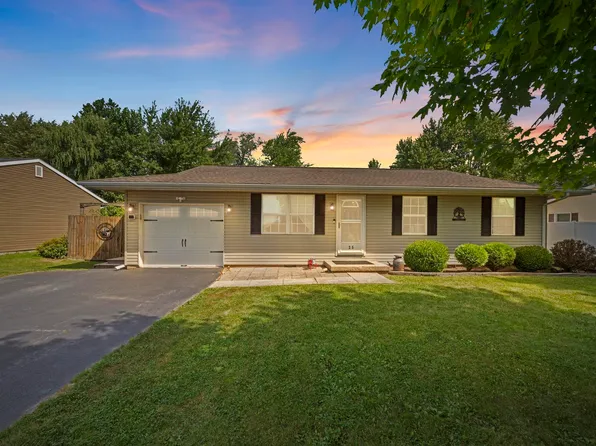 215 W Elizabeth St, Flora, IN 46929