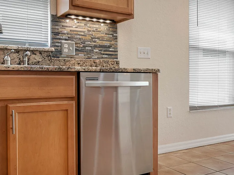 3063 Westmoreland Dr — Photo 20