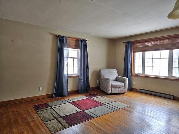3rd image of 1507 S CHESTNUT AVENUE