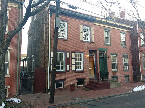 4th image of 250 Clay St