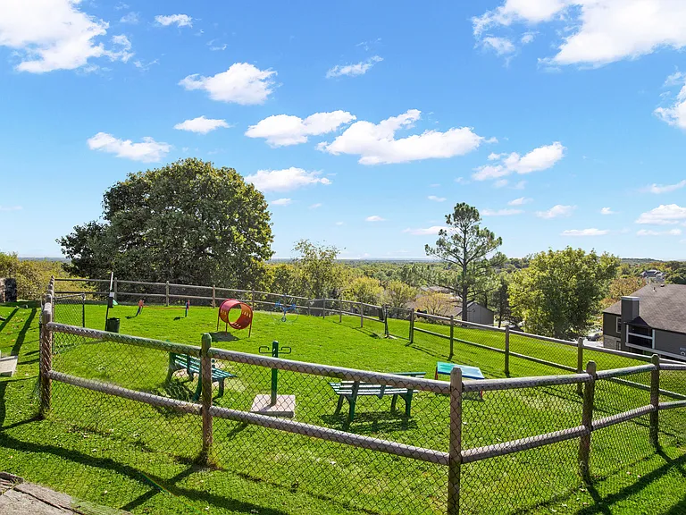 Eagle Point — Photo 15