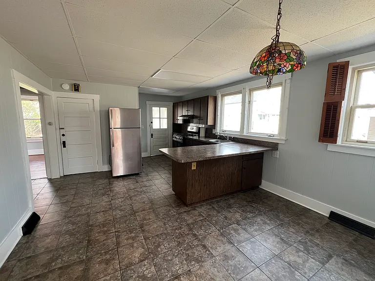 353 Broad St #1 — Photo 5