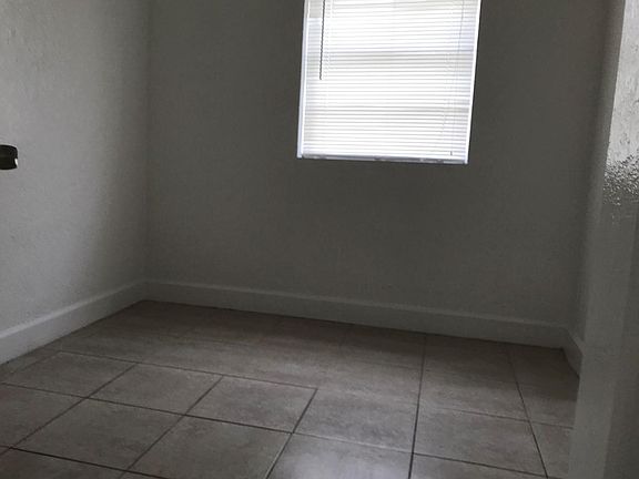 3rd image of 1460 NE 157th St
