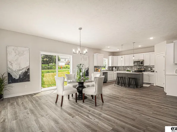 10809 S 218th St, Gretna, NE 68028