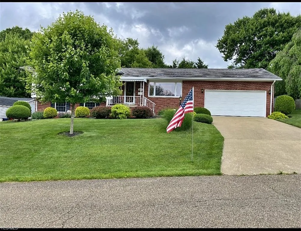1836 Bayberry Ln photo 1