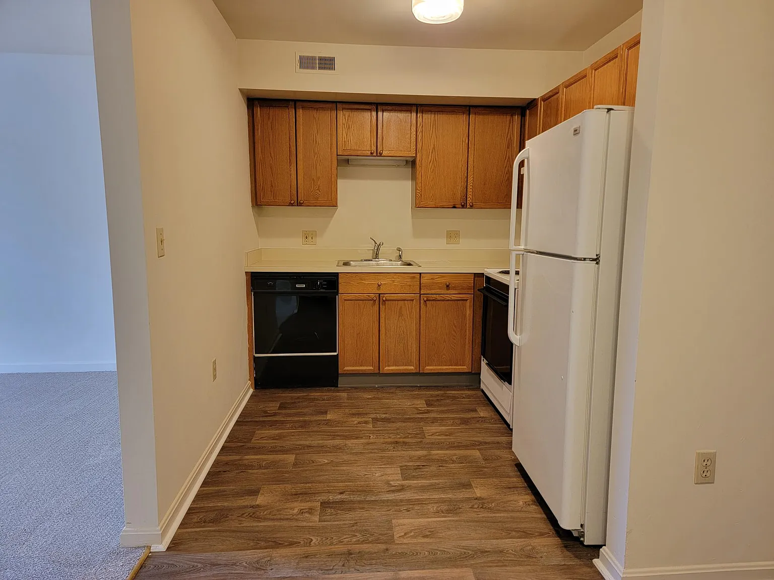 2 bed, $1,350 — Photo 4