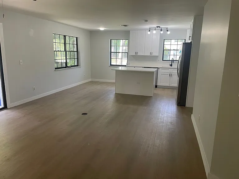 2546 Granada Ave #B — Photo 3