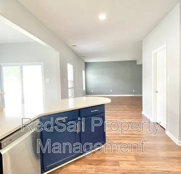 642 Kelso Dr — Photo 10