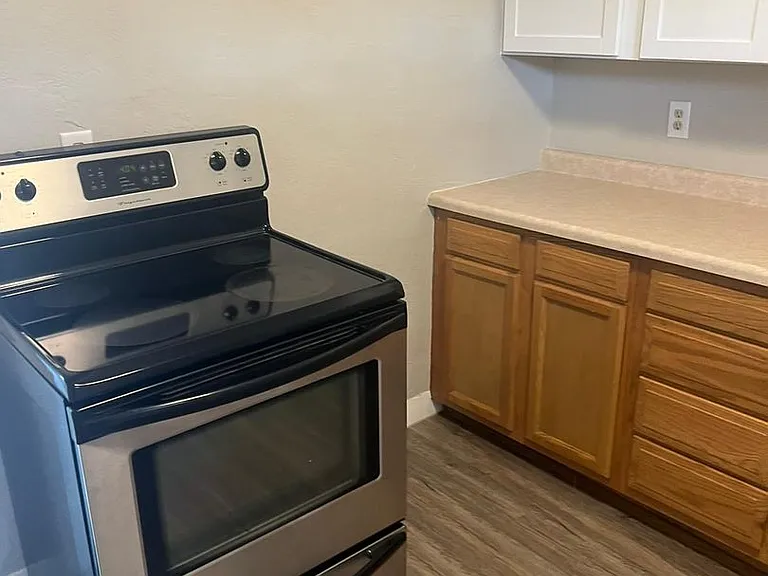 413 Green St — Photo 17
