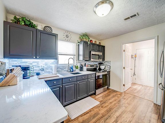 5th image of 6183 Norway Glen Ave