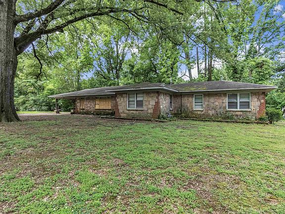 2nd image of 3205 E Shirley Cir