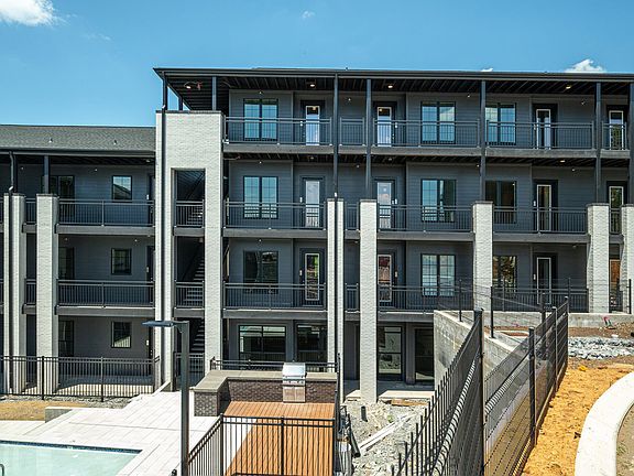 3rd image of 600 E Trinity Ln #305