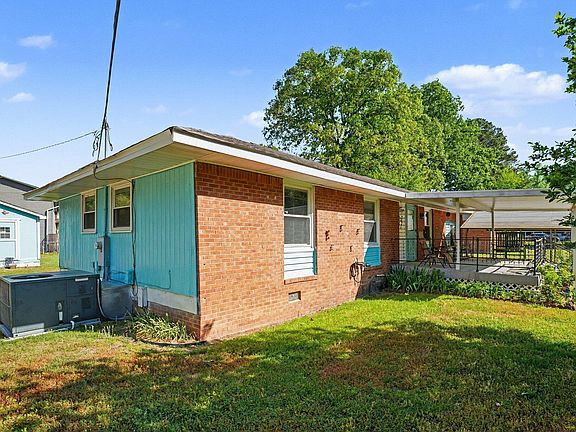 3rd image of 3209 E Brinkley Dr