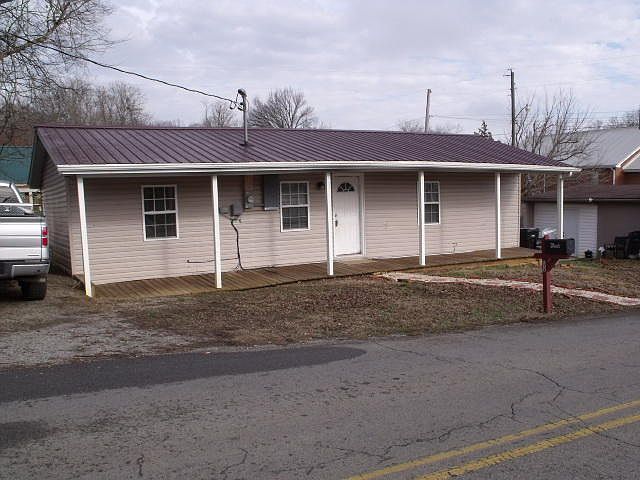 1st image of 320 Warren St