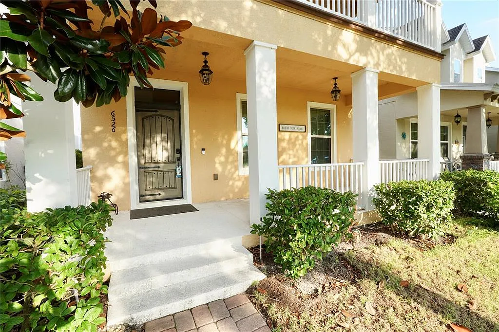 3 bed, 2.5 bath, 2139 sqft, $3,300 — Photo 1