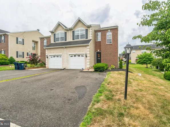 206 Clarkdale Ln, Gilbertsville, PA 19525