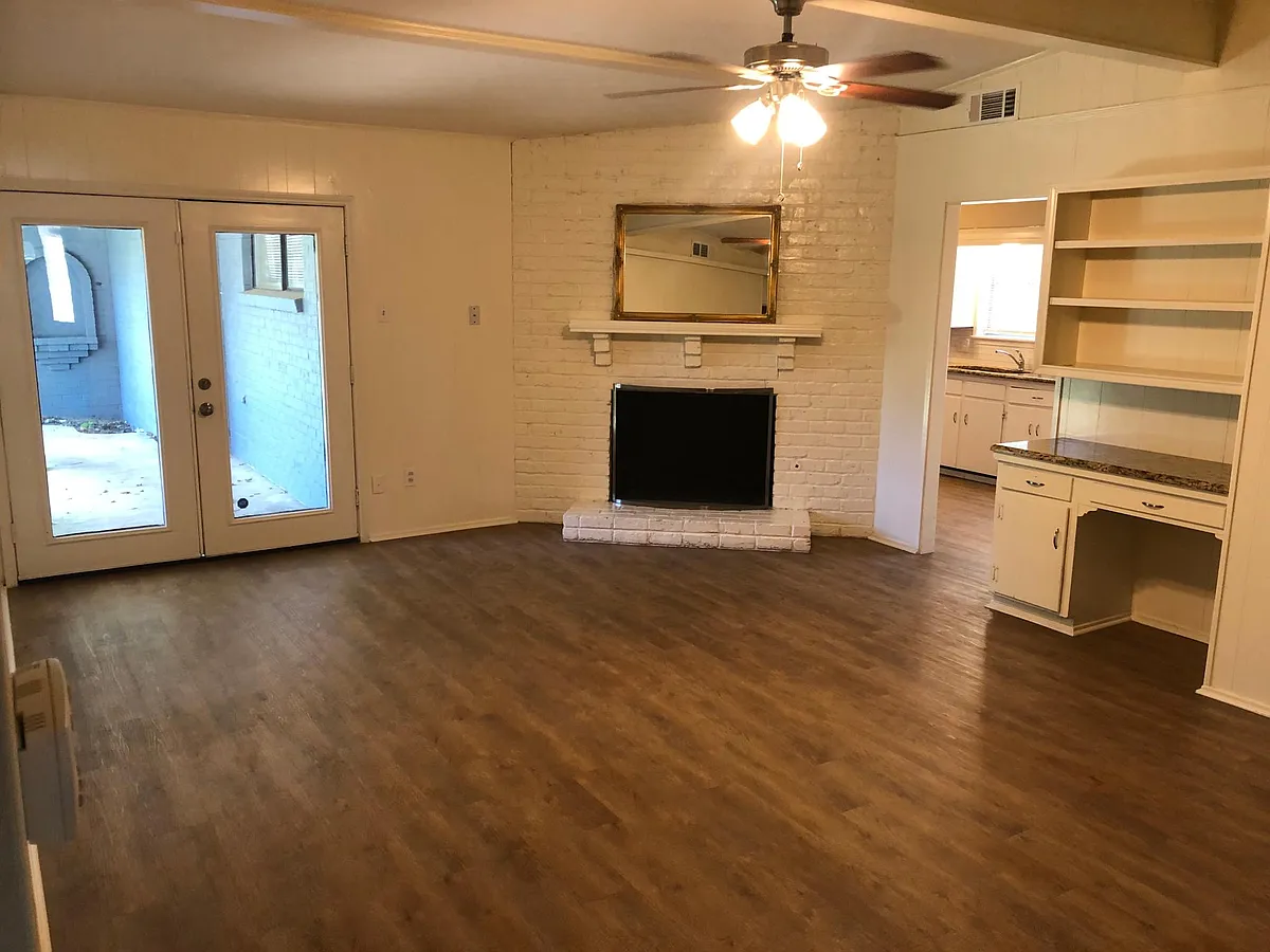 Building Photo - 6780 E Mockingbird Ln